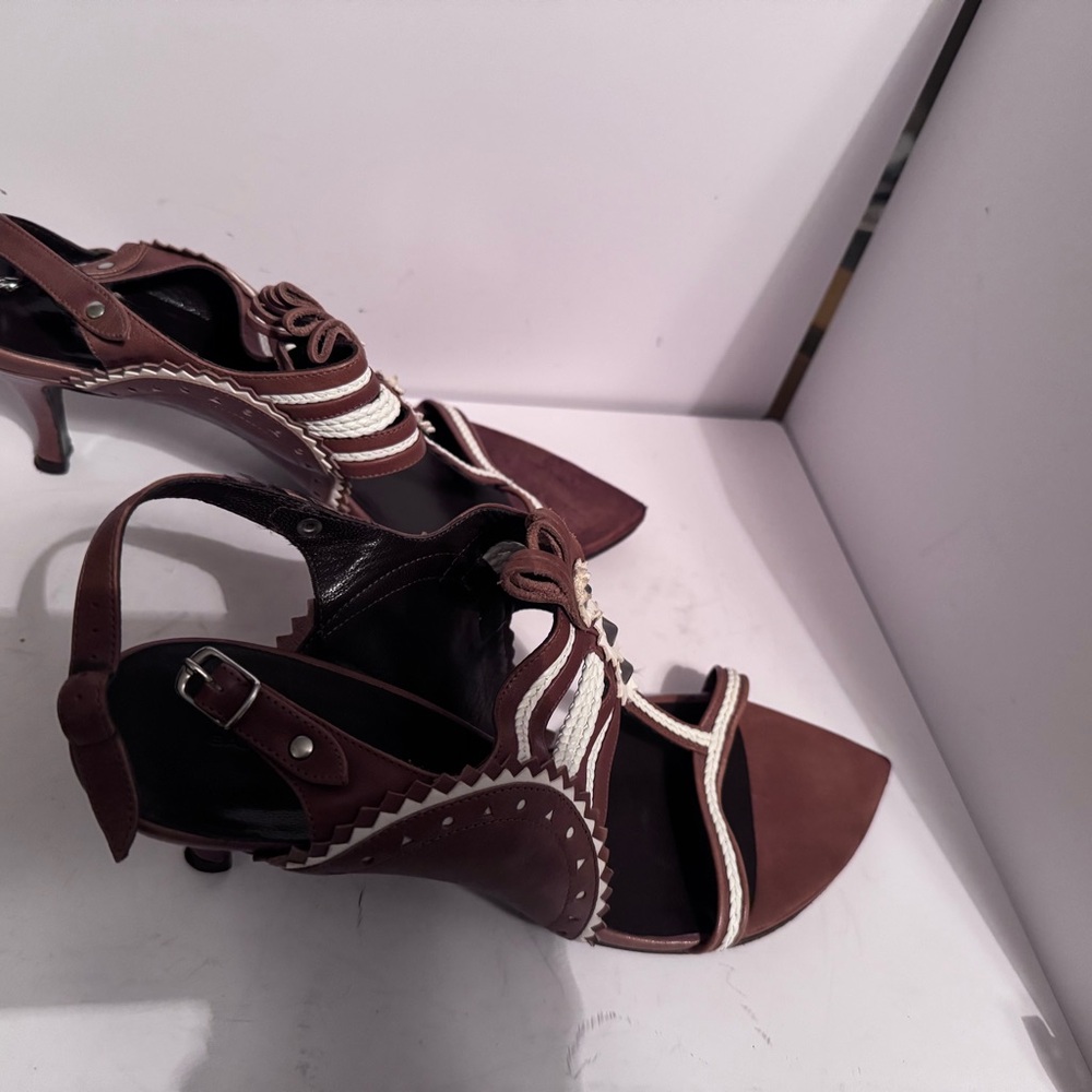 Balenciago Women's Brown and White Sandals
3 in heel - Picture 4 of 10